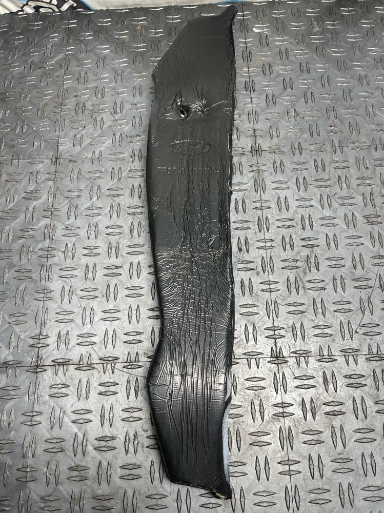 2015-23 Ford Mustang Gt Driver Front Lh Fender Insulator 279 1