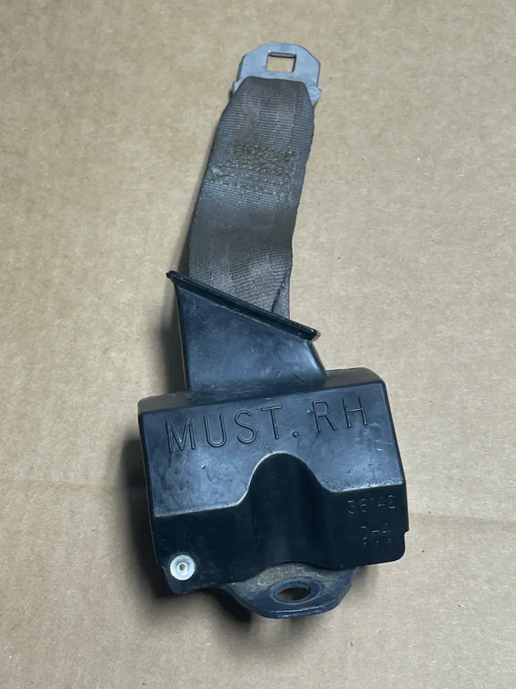 1987-93 Ford Mustang Lx Passenger Rh Rear Seat Belt 209 1