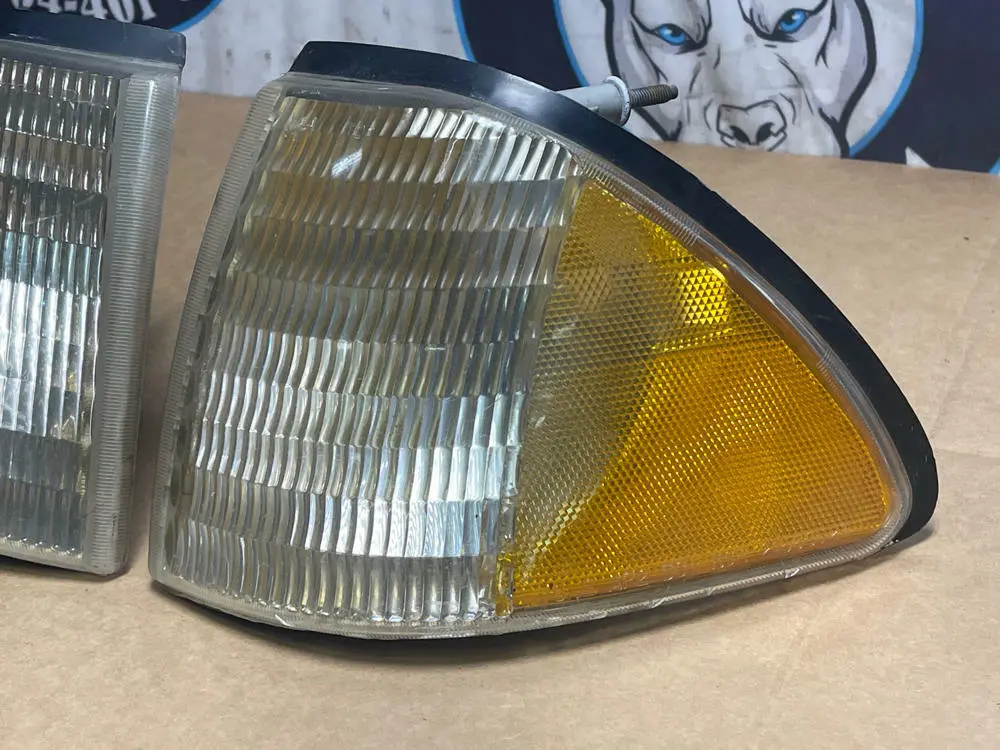 1987-93 Ford Mustang Lx Oem Outer Corner Light Pair 209 2