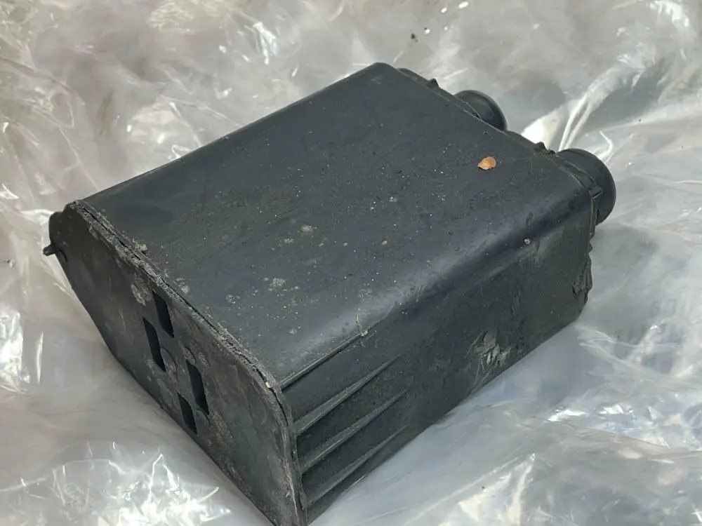 1987-93 Ford Mustang Lx 5.0 Charcoal Canister 209 1
