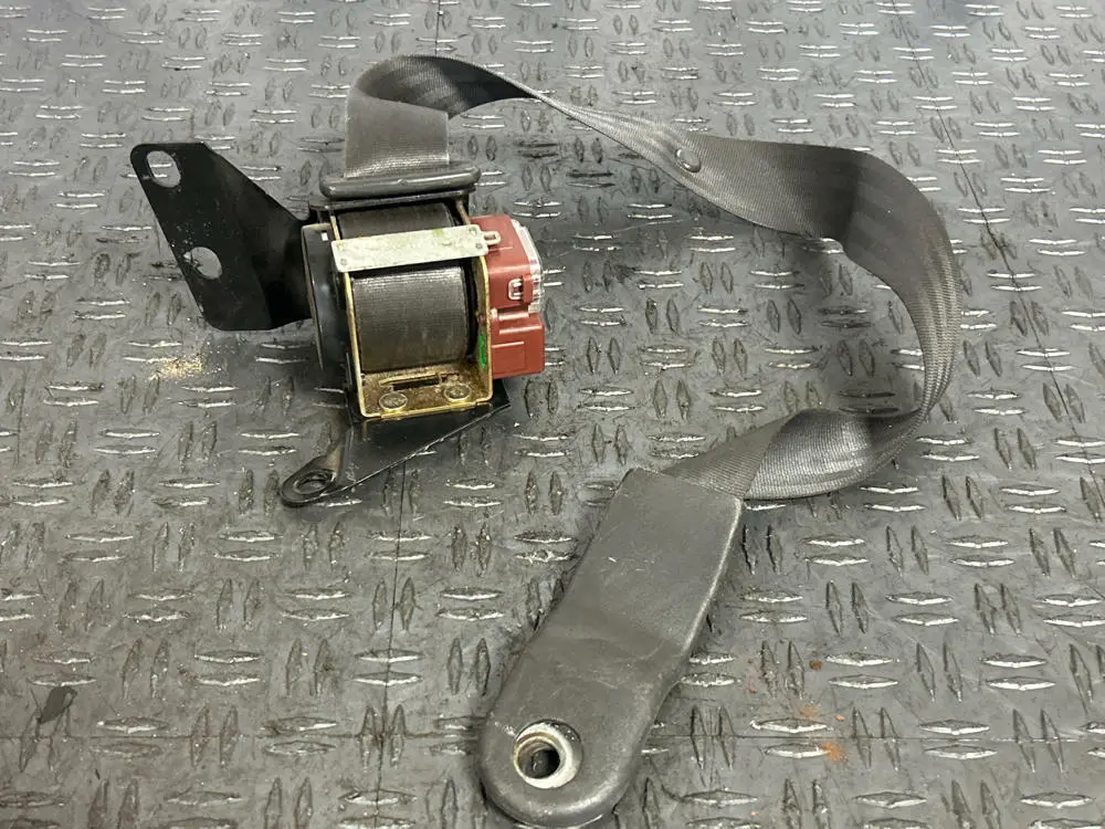 2003-04 Ford Mustang Svt Cobra Front Rh Passenger Seat Belt- For Vert 283 1