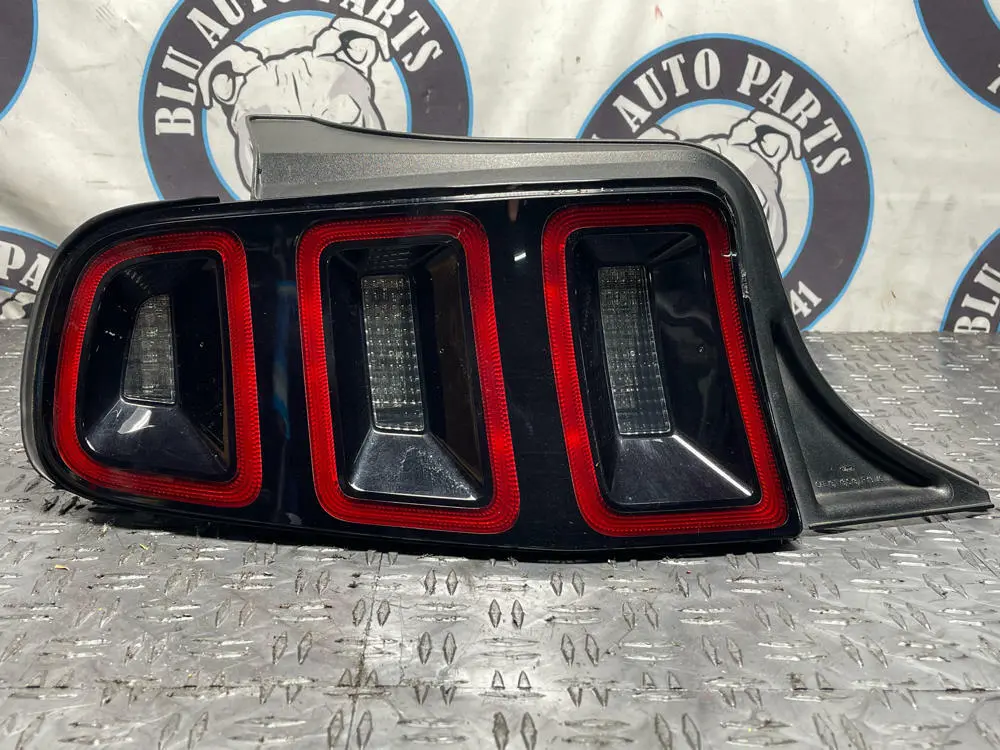 2013-14 Ford Mustang Gt Driver Lh Oem Tail Light Assembly 281 1