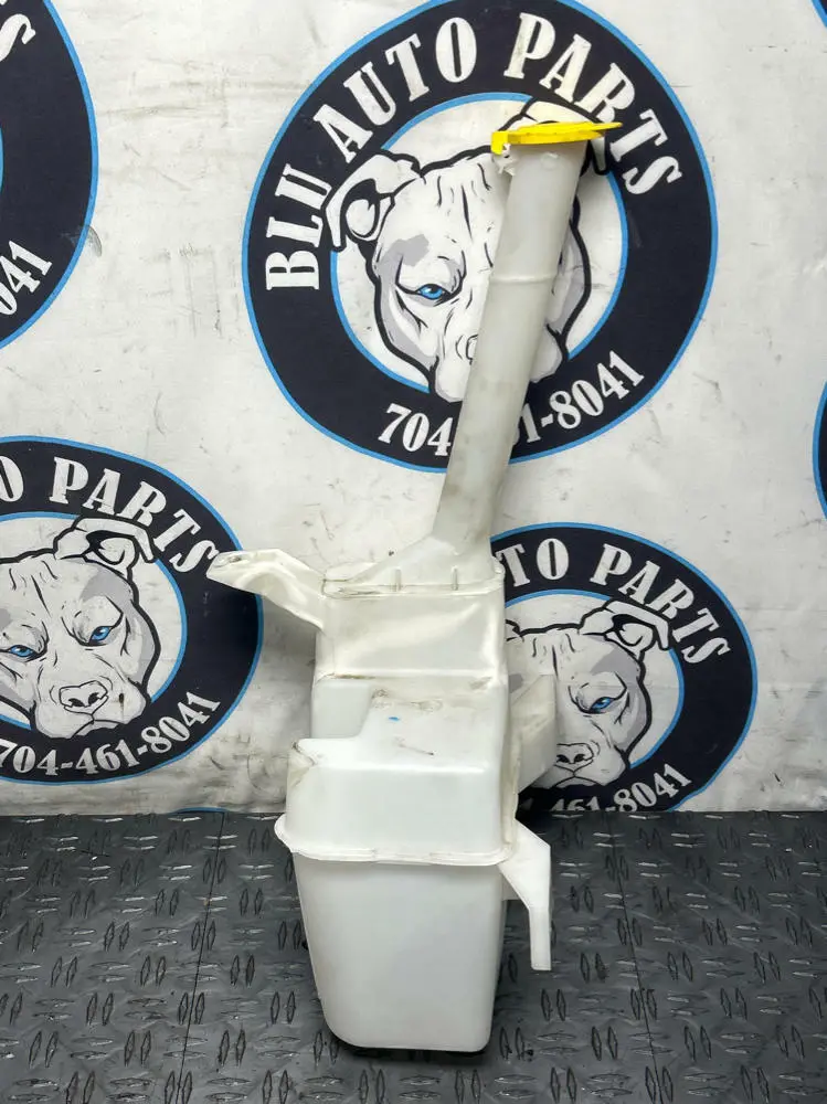 2011-14 Ford Mustang Gt Washer Fluid Reservoir 281 1