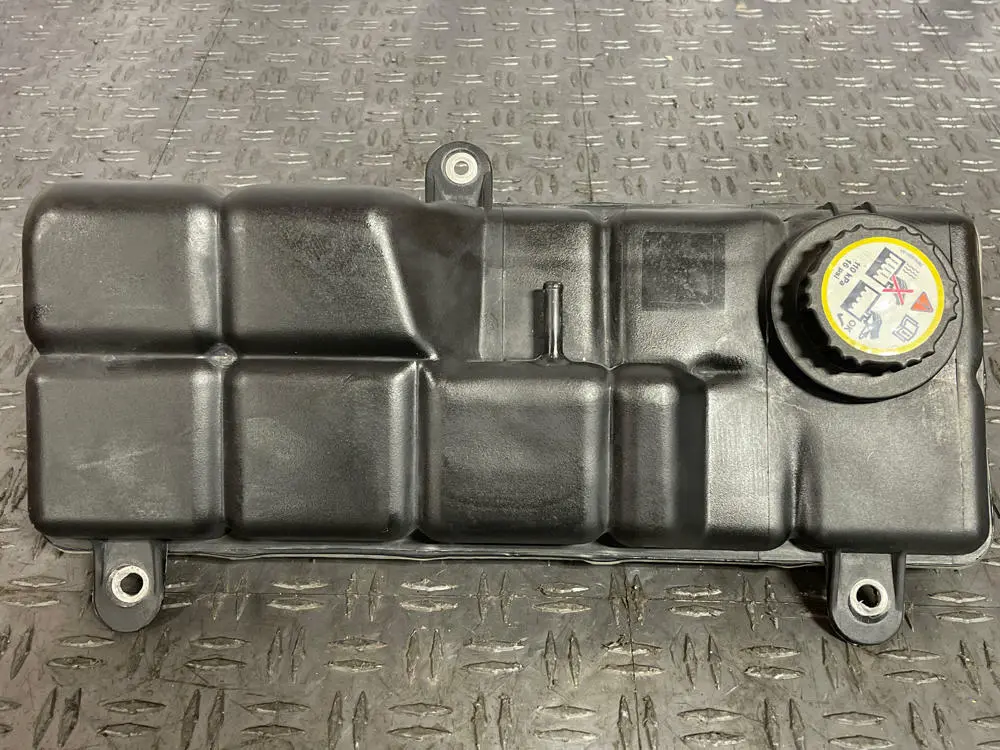 1999-04 Ford Mustang Engine Coolant Reservoir & Cap Oem  284 1