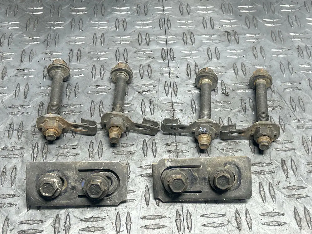1999-04 Ford Mustang Oem K-Member Hardware 284 1