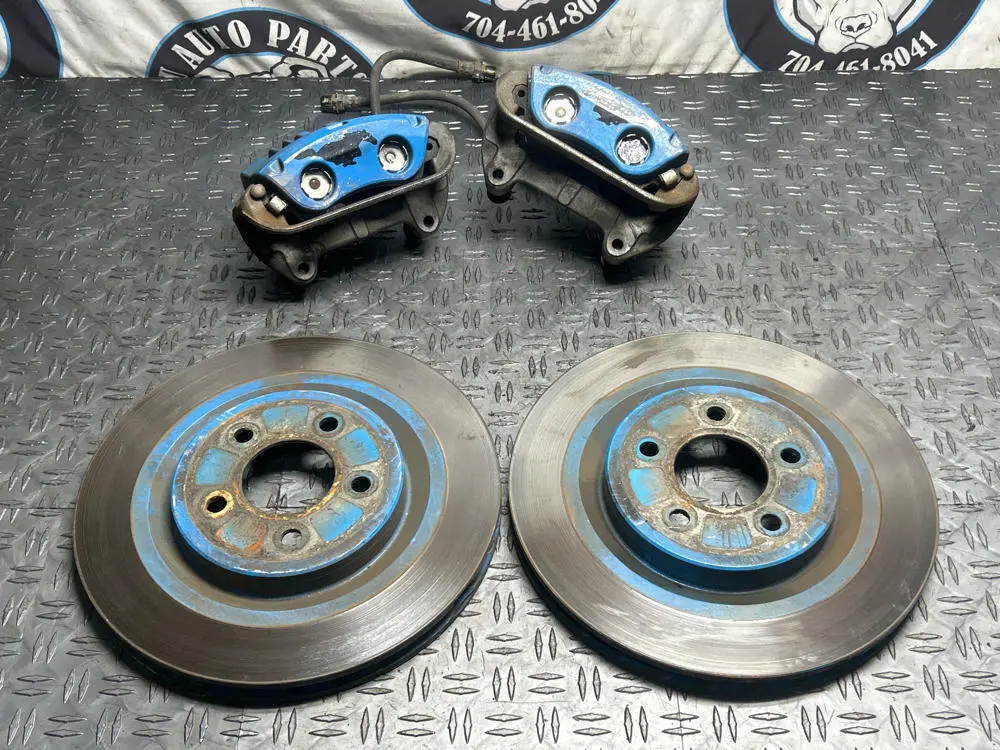 2003-04 Ford Mustang Mach One Front Brake Calipers & Lines 284 1