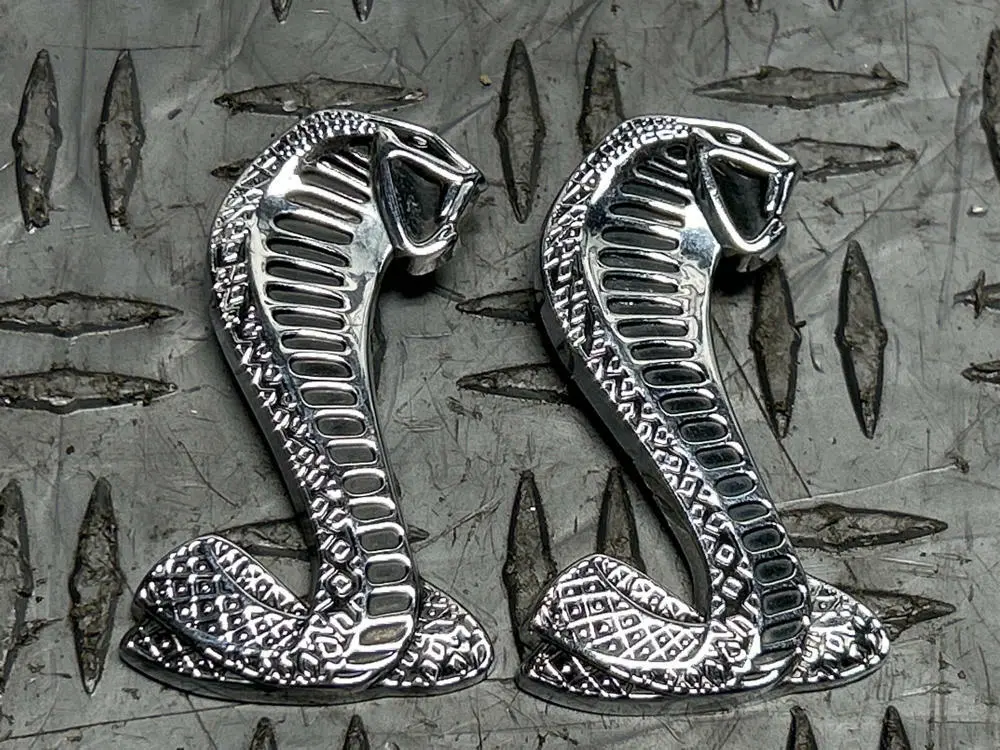 2003-04 Ford Mustang Svt Cobra Oem Snake Fender Badge Pair 285 1