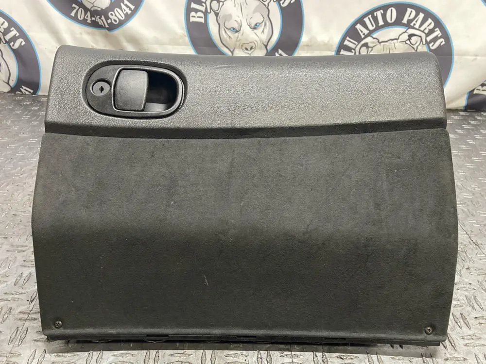 2004-06 Pontiac Gto Interior Passenger Rh Glovebox 280 1
