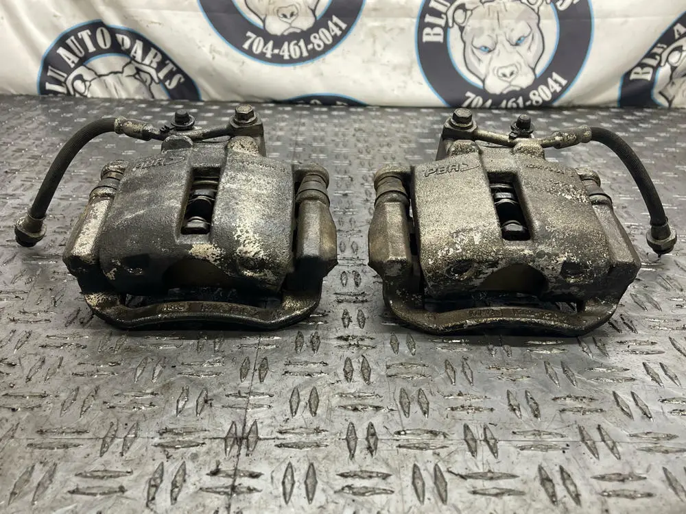 2004-06 Pontiac Gto Rear Brake Caliper Pair 280 1