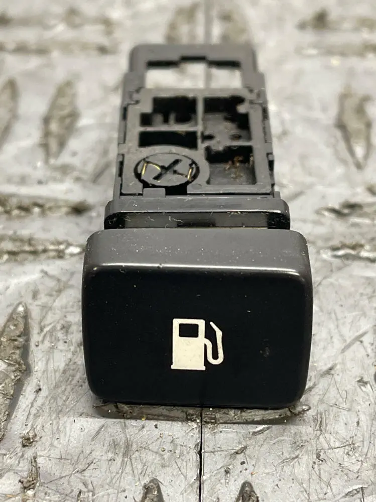 2004-06 Pontiac Gto Oem Fuel Door Release Button 280 1