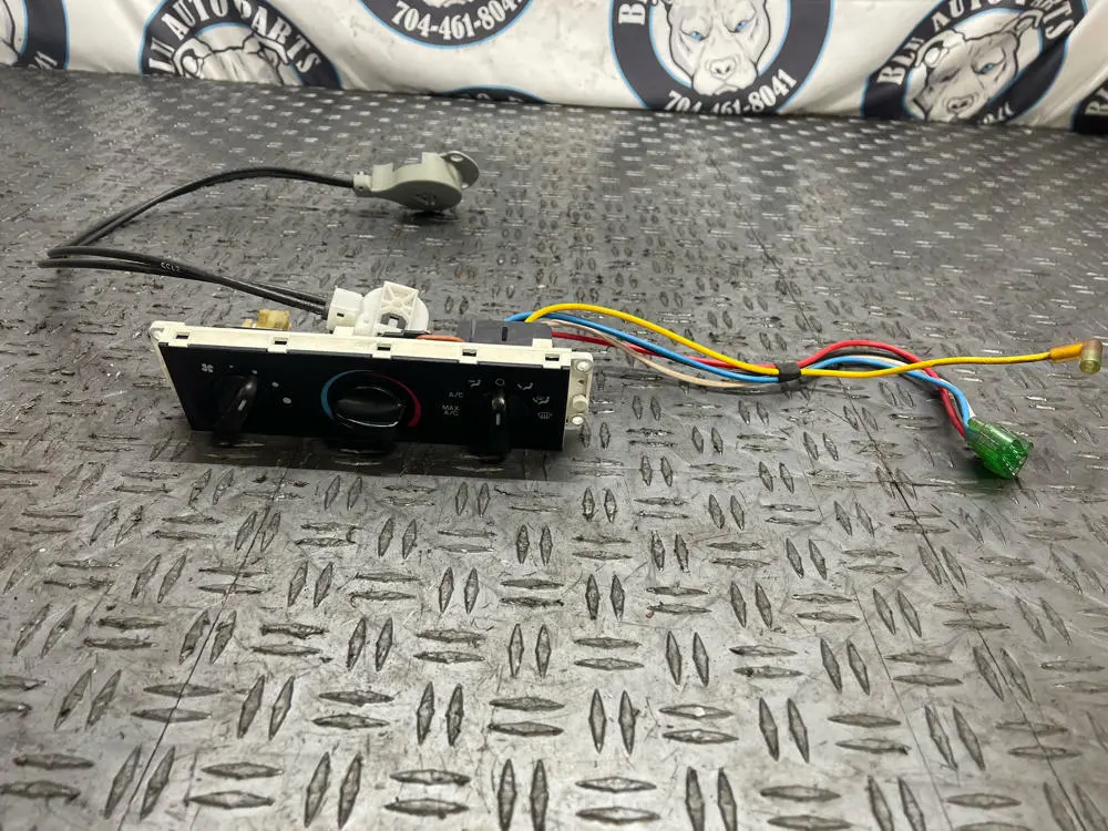 1999-04 Ford Mustang Hvac Control Panel 286 1