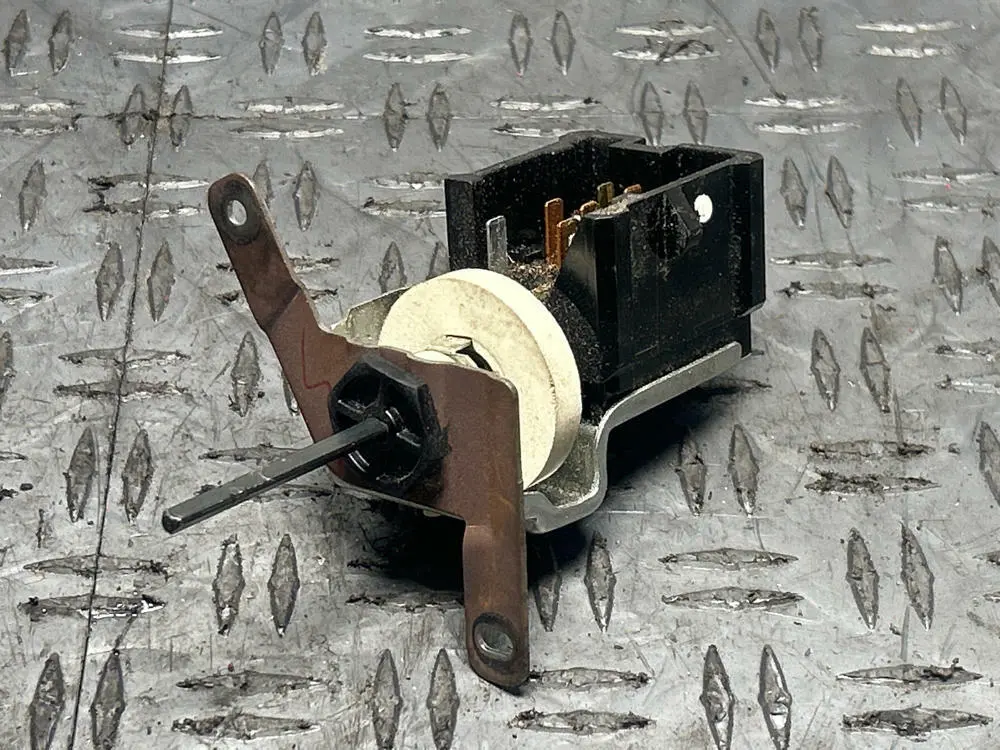 2001-04 Ford Mustang Head Light Control Module- Missing Control Knob 286 1