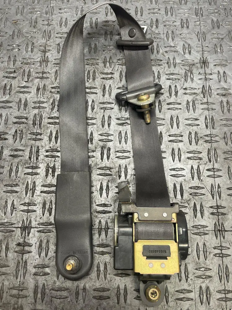 2003-04 Ford Mustang Svt Cobra Front Rh Coupe Passenger Seat Belt 287 1