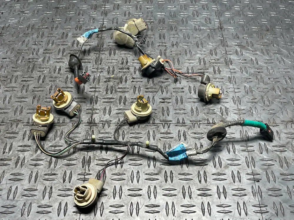 1999-04 Ford Mustang Taillight Harnesses Pair Lh Rh  285 1