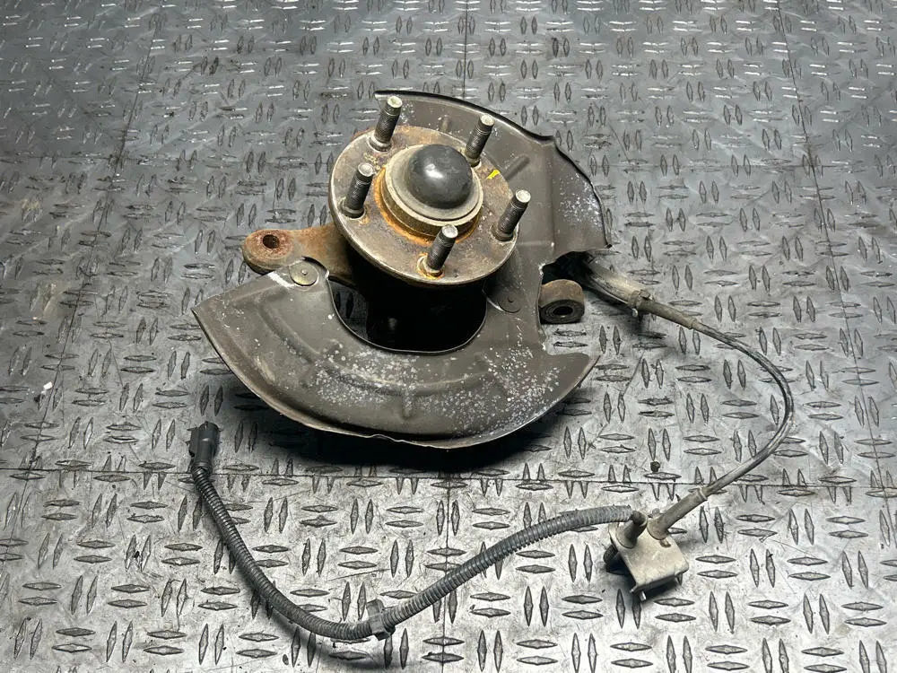 1999-04 Ford Mustang Passenger Front Rh Spindle Assembly 285 1