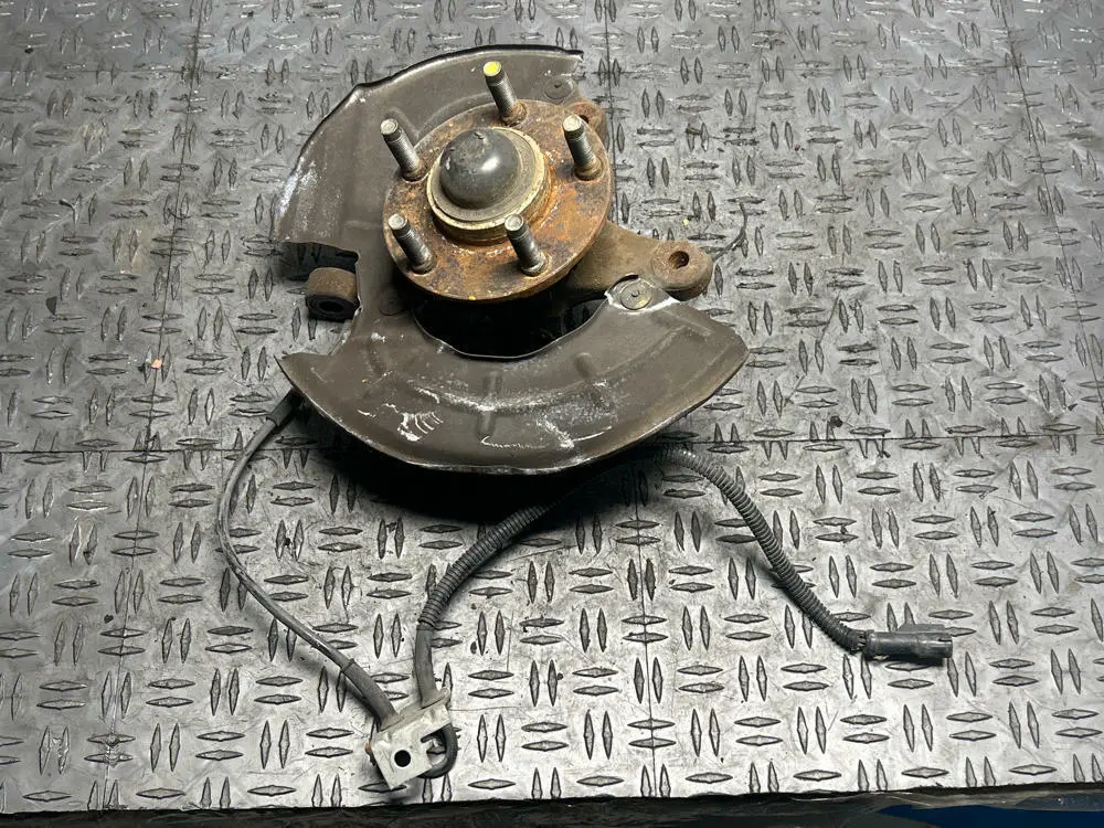 1999-04 Ford Mustang Driver Front Lh Spindle Assembly 285 1