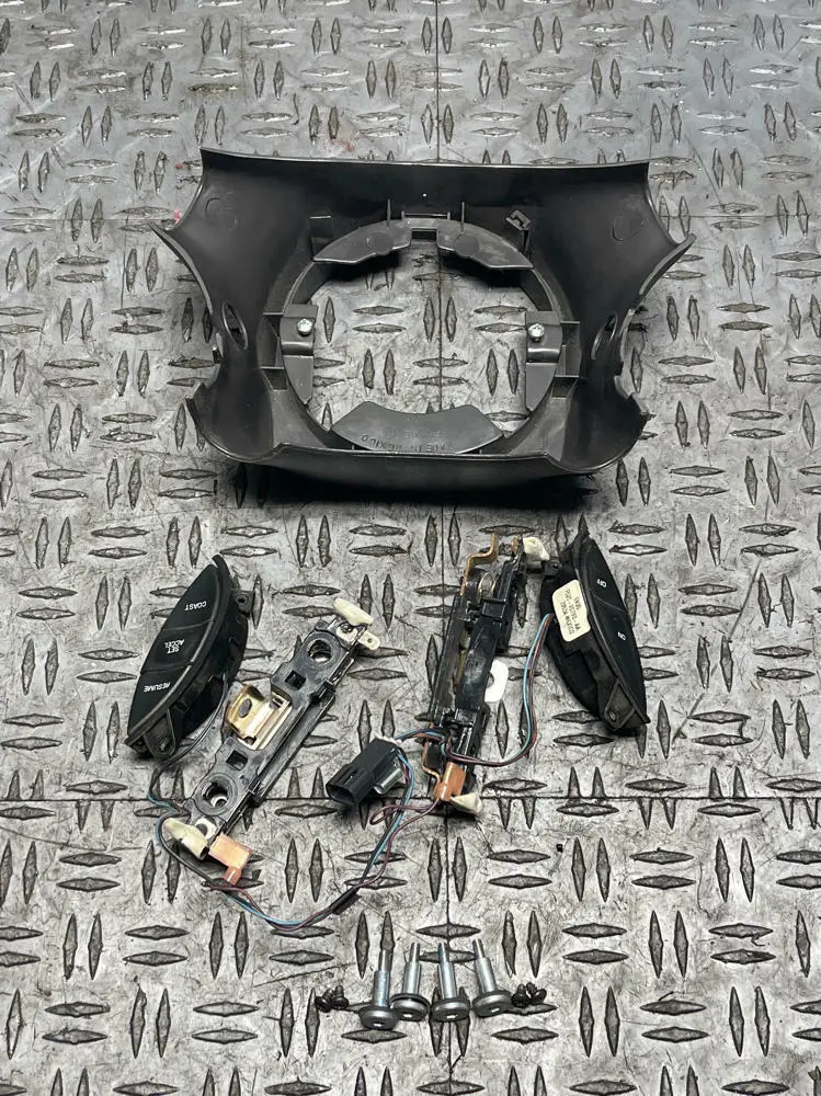 2003-04 Ford Mustang Svt Cobra Steering Wheel Trim & Button Controls 288 1