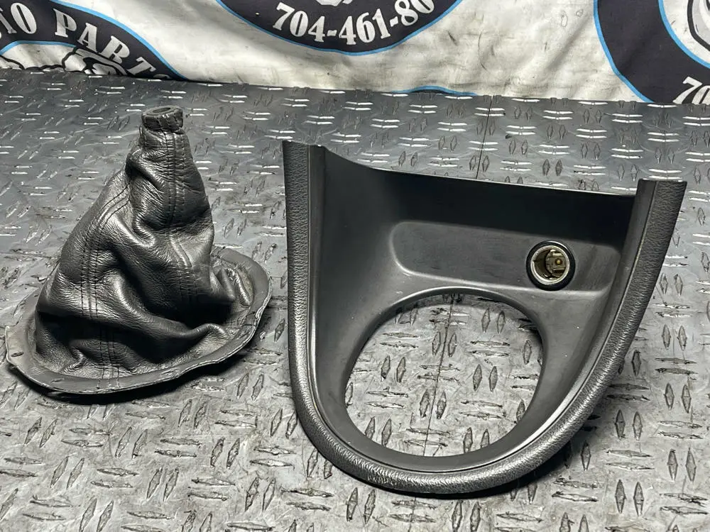 2003-04 Ford Mustang Svt Cobra Shifter Bezel W/ Shift Boot 288 1