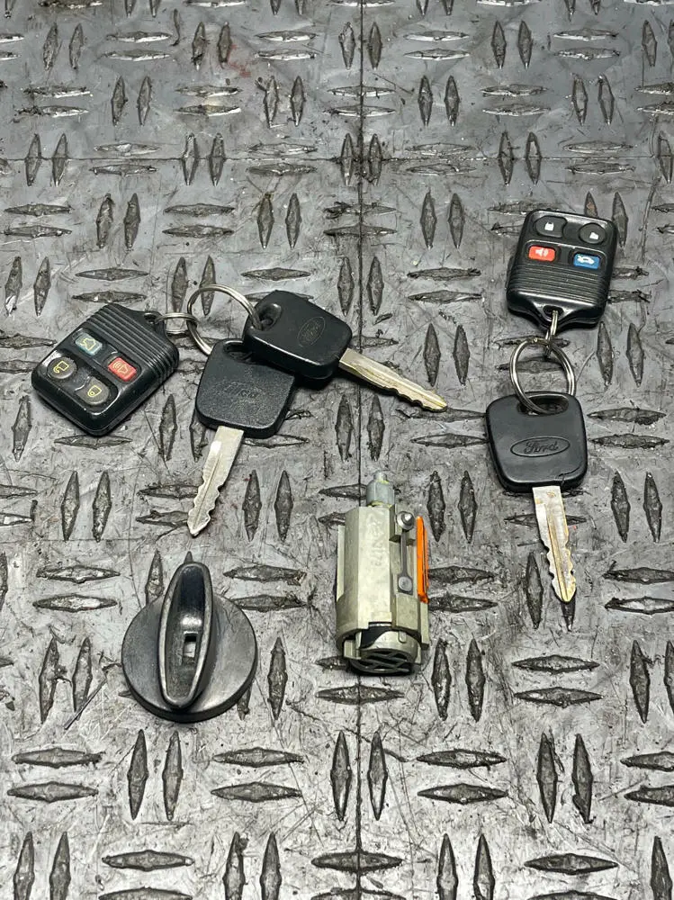 2003-04 Ford Mustang Svt Cobra Oem Ford Keys & Ignition 288 1