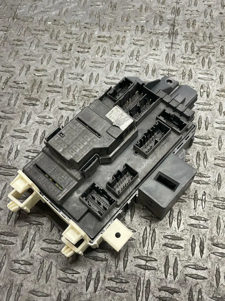 2011-14 Ford Mustang Body Control Module (Gen 1, 6R80 Auto) 290 2