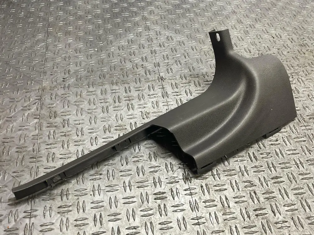 2011-14 Ford Mustang Pass Rh Kick Panel 290 1
