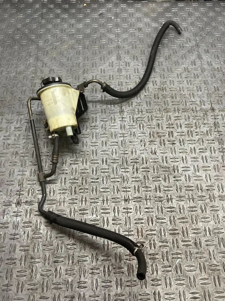 2003-04 Ford Mustang Svt Cobra Power Steering Reservoir Assembly- W/ Line 292 1
