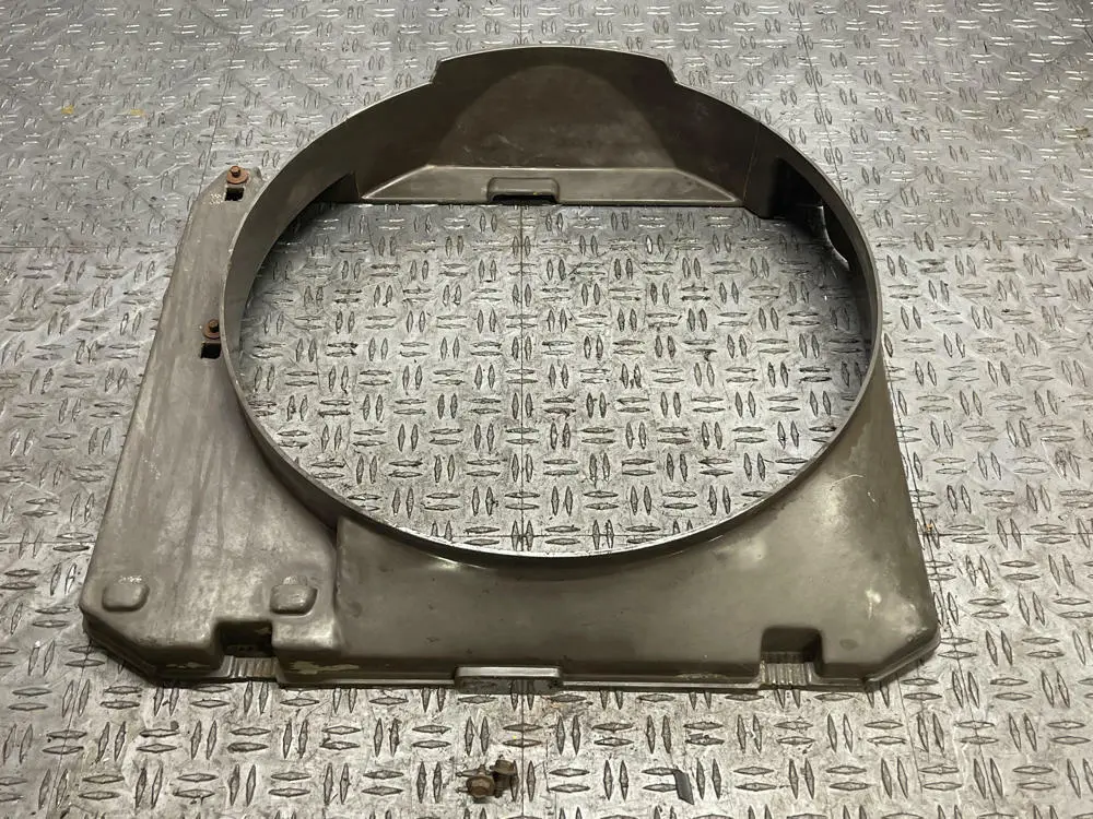 1987-93 Ford Mustang Oem Fan Shroud 117K Miles 289 1