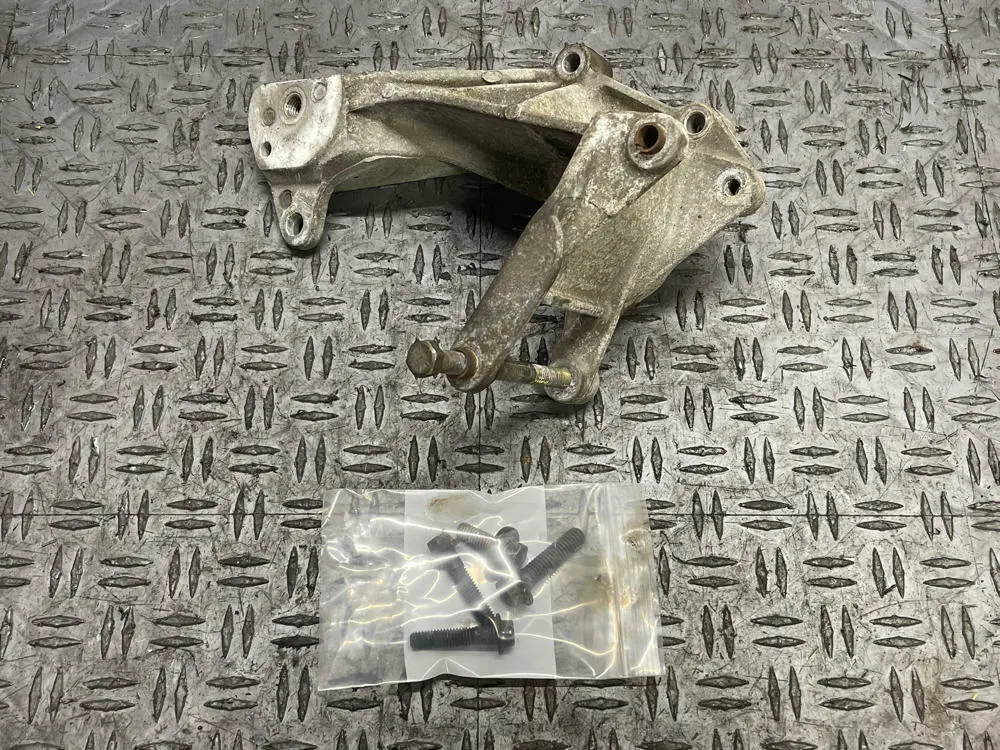 1987-93 Ford Mustang Alternator/Smog Pump Bracket 117K Miles 289 1