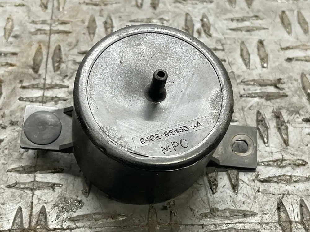 1987-93 Ford Mustang Oem Vacuum Reservoir 289 1