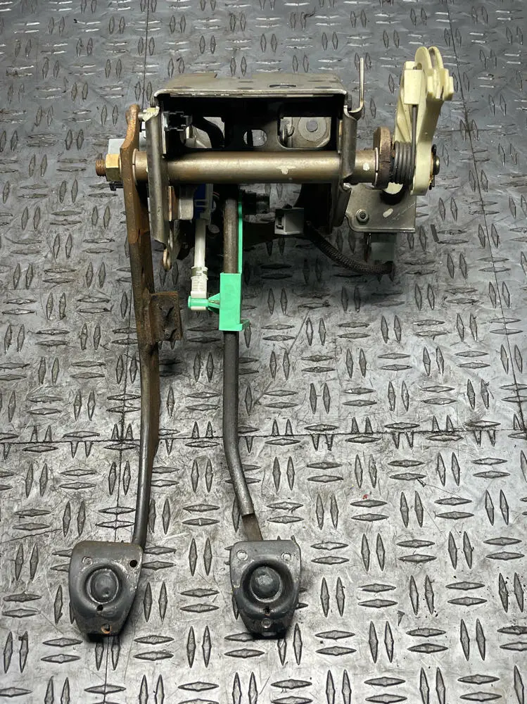 1999-04 Ford Mustang Roush Pedal Assembly 5 6 Speed 293 1