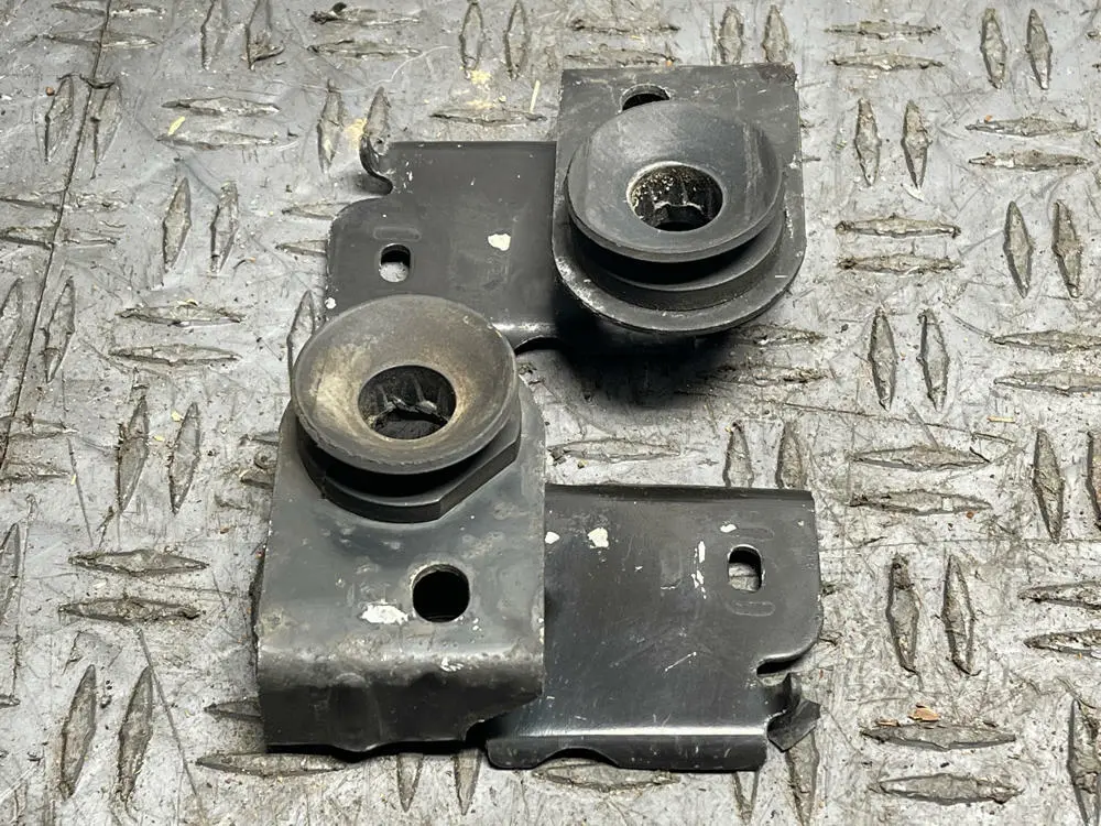 1999-04 Ford Mustang Roush Gt Oem Upper Radiator Mounting Brackets Pair 293 1