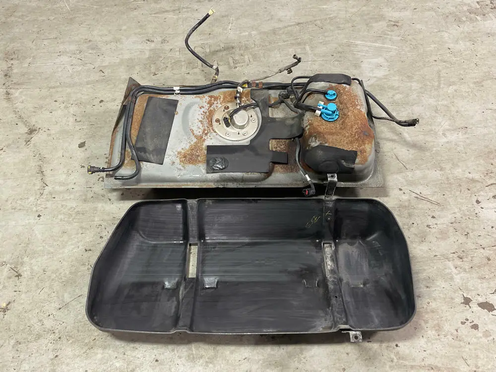 1999-04 Ford Mustang Roush Gt Fuel Tank Assembly- *Dented, See Desc.* 293 1