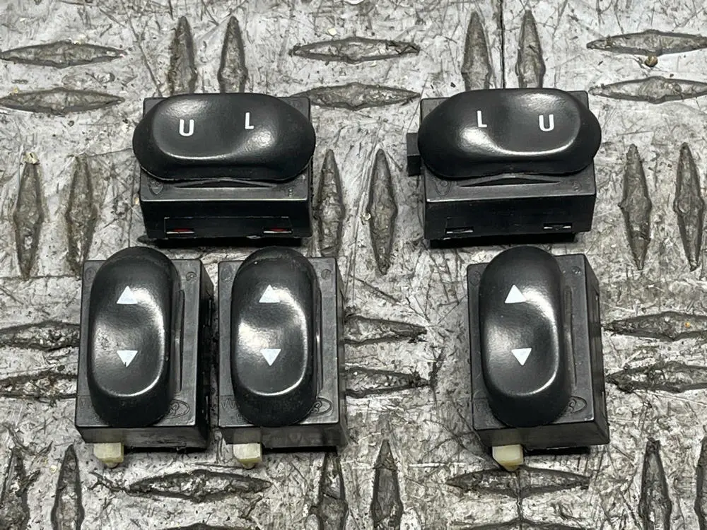 2003-04 Ford Mustang Mach One Oem Window Control Buttons- Coupe 19K Miles 296 1
