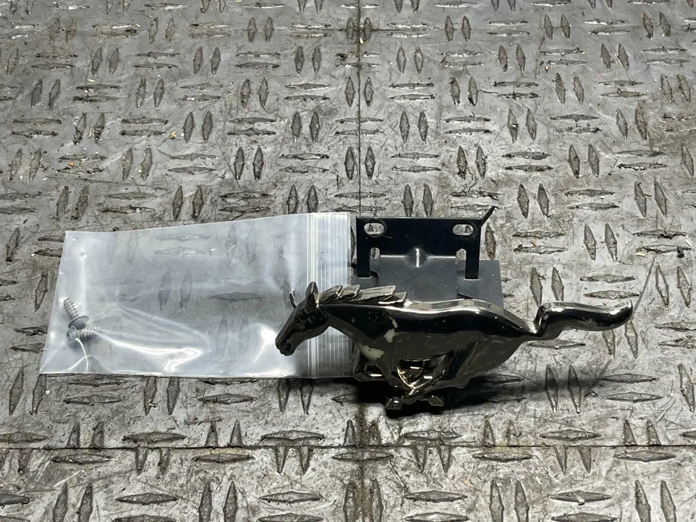 2003-04 Ford Mustang Mach One Running Pony Grille Emblem 19K Miles 296 1