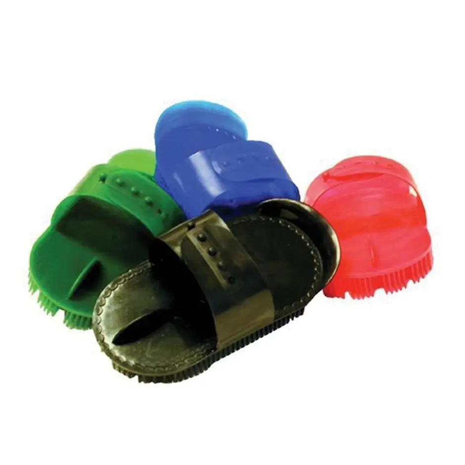 Partrade Plastic Curry Comb With Strap 1