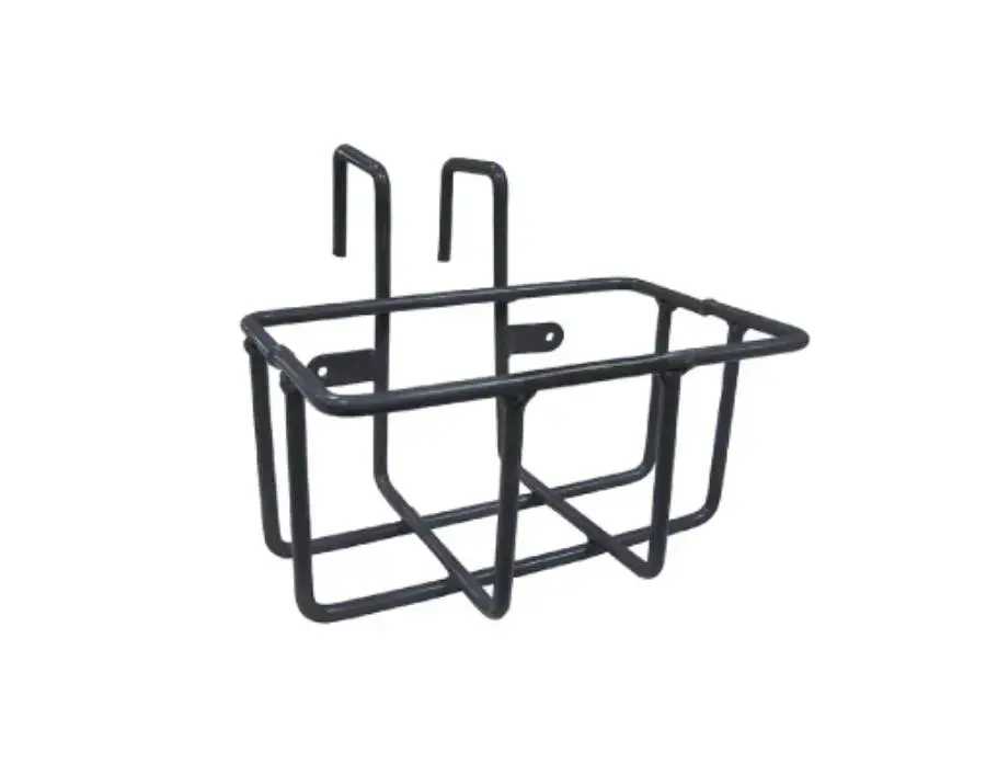 Rugged Ranch Wire Salt Block Holder 1