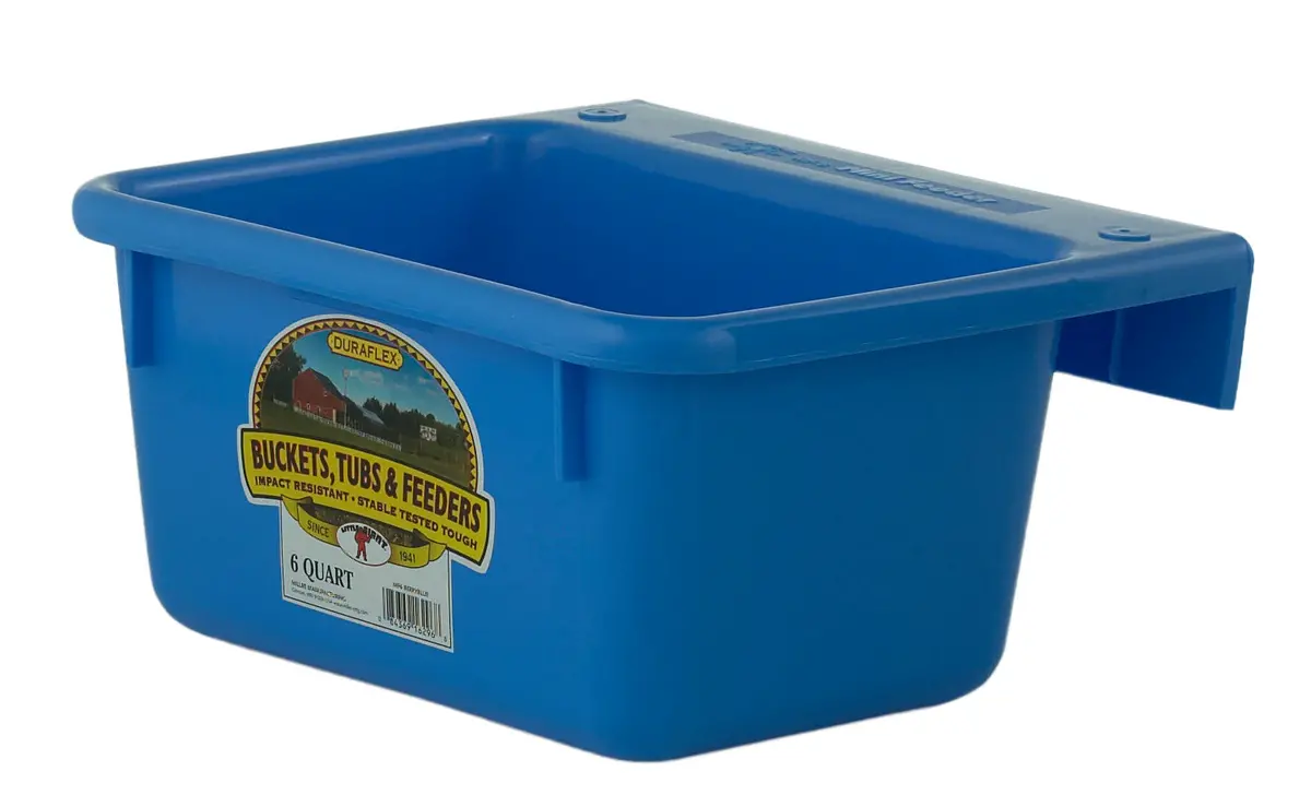 Miller 6 Quart Plastic Mini Feeder 1
