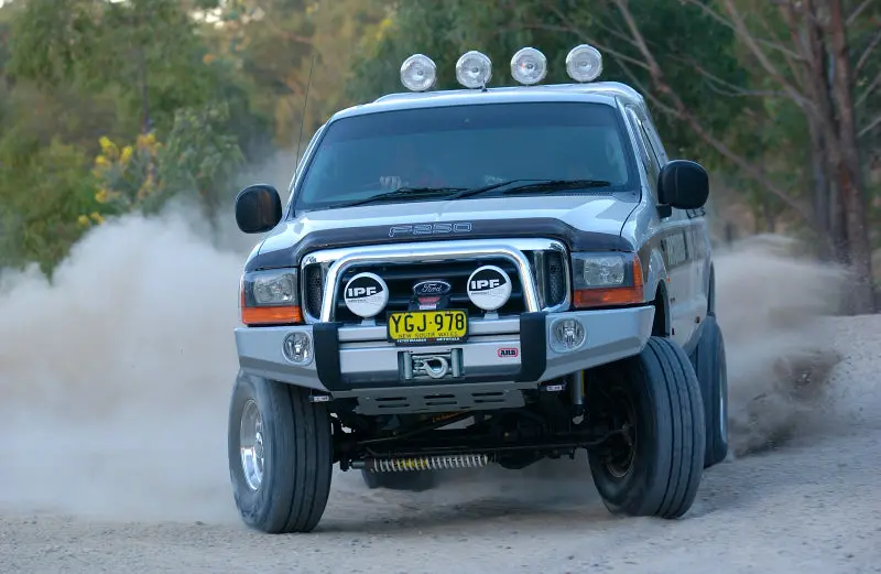 Arb Sahara Deluxe Bull Bar For 1996–2002 Dodge Ram Trucks 1